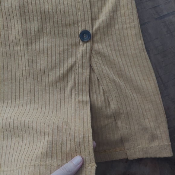 Button-Front Midi Dress - Picture 5 of 9